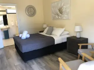 Jackie Howe Motel