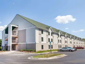 Days Inn by Wyndham Lanham Washington DC