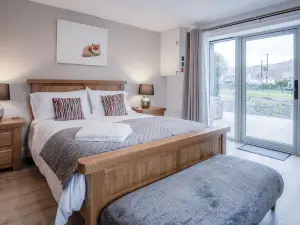Suite 7 - Sleeping Giant Hotel - PEN Y CAE Inn