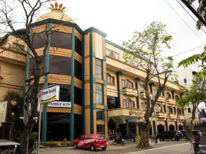 Crown Royale Hotel