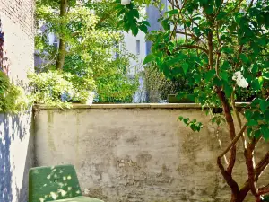 Rock Lobster City Lodge