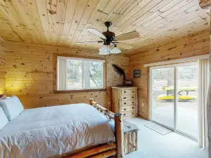 Dock + Lakefront! Family-friendly Michigan Getaway