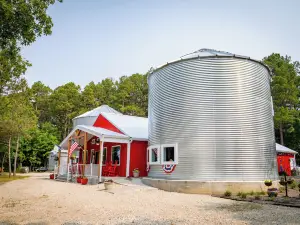 Hermann Grain Bins BNB