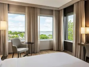AC Hotel Madison Downtown