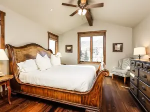 The Woody Creek Chalet on the Roaring Fork River
