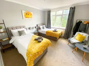 Lovely 3 Bedroom Home with Garden in Luton