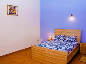 Large, beautiful wooded house in a unique vintage style, with 650m² of living space