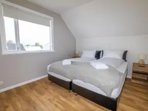 LL Properties - Spacious Historic Home