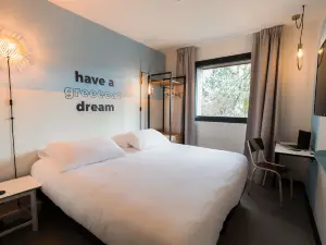 กรีทโฮเทลเบรสต์แอร์พอร์ต