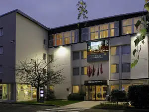 福爾巴克美居飯店