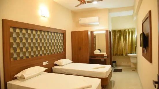 Hotel Gokul Grande