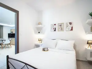 SkyFrame Apartments - Sea, Olive & Nature Escape
