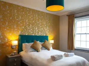 Coach House Inn