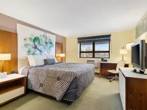 Lakeside Inn