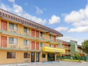 Days Inn by Wyndham El Paso I-10 East