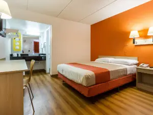 Motel 6 Tempe, AZ – Phoenix Airport – Priest Dr
