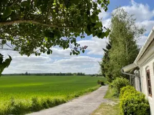 A True Nature Pearl in Idyllic Surroundings But Close to the City