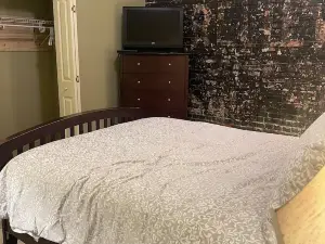 Historical Downtown Leesville/Fort Polk sleeps 4