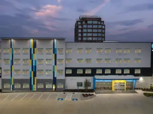 Tru by Hilton North Richland Hills DFW West