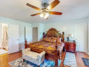 3BR on Sprawling Acreage w/ Magnificent Views