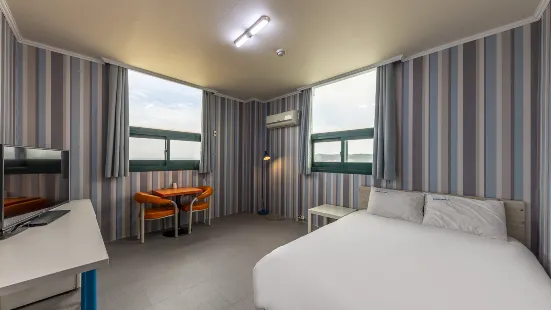 Namdang Port Ocean Fantasy Hotel