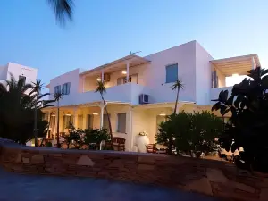 Ios Art Studios & Luxury Apartments