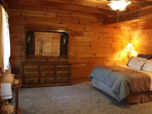 Relaxing Country Cabin. Near Lake Hudson.