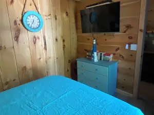 Sleeps 5 in Two Bedrooms, Linens & Towels Included. A Quick Walk to the Beach.