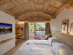 Swiss Alpine Hotel Allalin