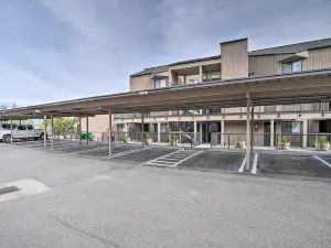 Beautiful Condo w/ Balcony on Lake Chelan!