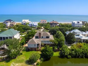 Come and Wind down and Relax at Family Tides! 6 Bedroom Villa by Peace Vacations