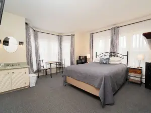 The Whitetail Inn and Suites- Lincoln