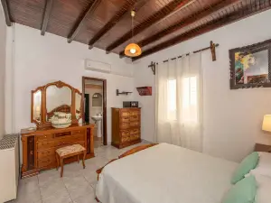 Green Yard Gem - Family Getaway in Sidari, Corfu