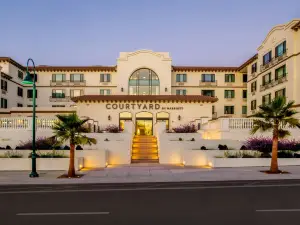 Courtyard Santa Cruz
