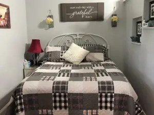 Mel’s Country Cottage