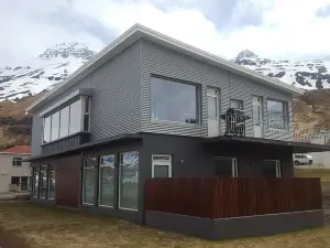 Seydisfjördur Apartment