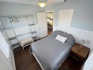 Joyful Beach House, viewing The Great South Bay