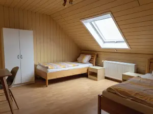 Gästehaus Juhl - Ruhige Zimmer, Studios Und Apartments