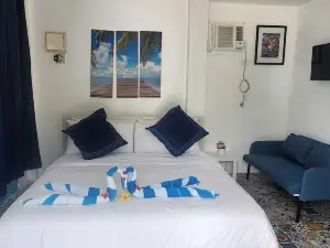 LA GRANDE SHORES Beach Resort