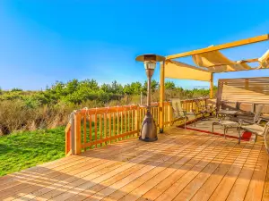 Ocean View and Game Room - Stunning Beach House Retreat
