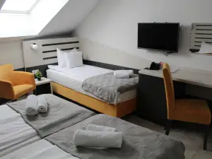 Garni Hotel 11Tica DM