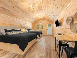Cabin #8 Studio with Kitchenette