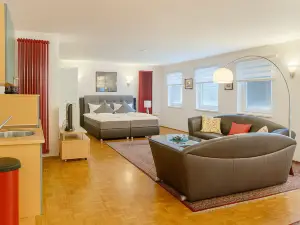 BoardingHouse - Studios & Apartments