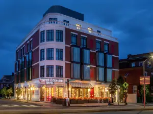 Porter Square Hotel