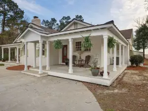 Stunning Lake Moultrie Estate on Deep Water