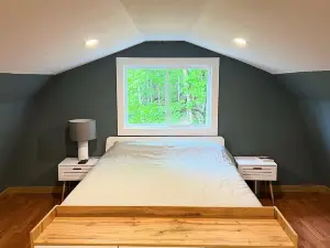 Beautiful  1-bedroom Cottage on Shawanaga Lake