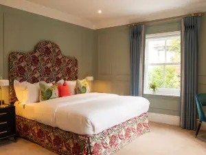 Silken Thomas Accommodation