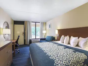 Days Inn by Wyndham Newark Wilmington