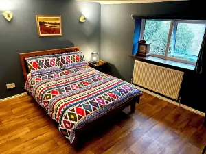 Cosy Victorian Cottage in Crowborough with Log Burner and Parking