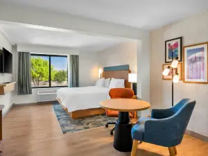 Hampton Inn by Hilton Addison Dallas